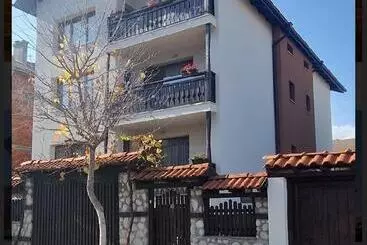 Pensiune къща за гости карасански