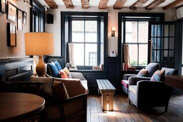 ホテル Bel And The Dragon Kingsclere