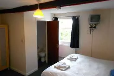 בית מלון כפרי The Greenman Pub