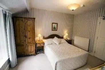 Отель The Usk Inn