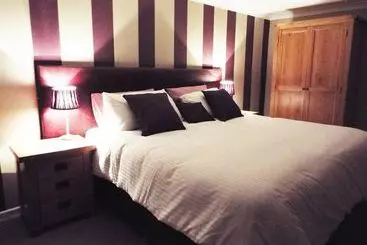 Pensió Guston House