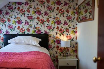 Bed and Breakfast Quilt And Croissants Guest House