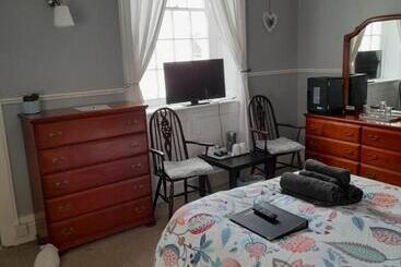 پانسیون Valentine Guest House