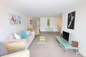 ツーリストアパートメント Crow S Nest Apartments