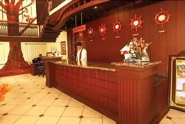 Hotel Emarald Resort