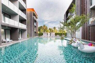 Maya Phuket Airport Hotel Naiyang Beach