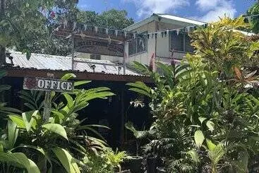 استراحتگاه Lusia's Lagoon Chalets