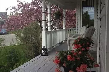 Elevate Rooms Harmony House B&b