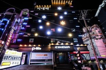 Motel Daejeon Yongjeon Cinema