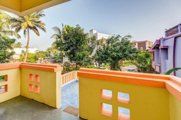 Goroomgo Moon Ct Road Puri