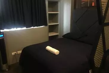 هتل آپارتمان Cozy Condo Near Naia With Wifi, Pool And Balcony