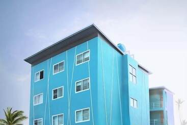 Hotelli Maenam Bay Resort