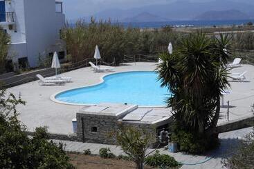 Hotel Nikoletta Studios