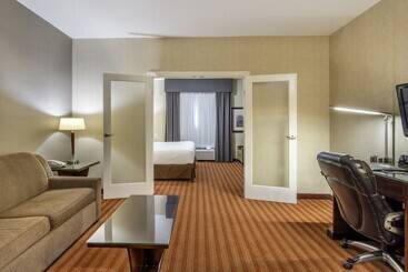 Devonian Hotel And Suites