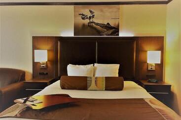 Отель L Escale Hôtel Suites