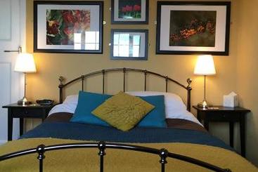 The Stanage Bed And Breakfast