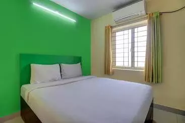 Otel Fab Green Tree Inn