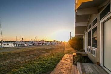 فندق على الطريق 435 East Lake