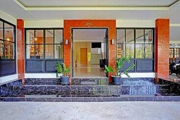 בית מלון כפרי Collection O 90876 Pecatu Residences