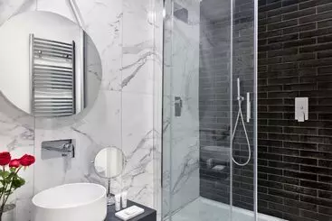 هتل Fellini Design Suites