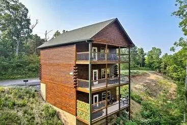 Mökkimajoitus Eagle Splash Vista| Pool Projector, Pet Friendly, Game Room