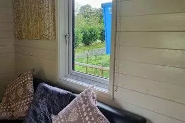 Landhus Glamping Hut   Riverview 5