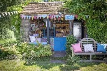 8 Bed Lotus Belle Mahal Tent In The Wye Valley