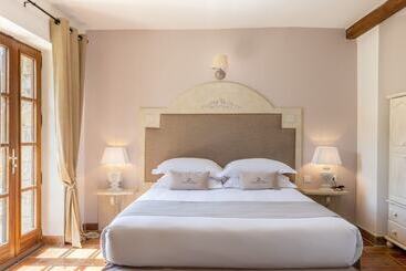 فندق Domaine Du Reginu