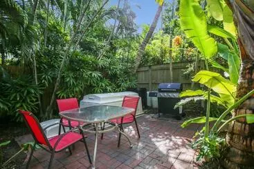 کلبه Paradise Place By Avantstay Key West Old Town Condo W/ Shared Pool