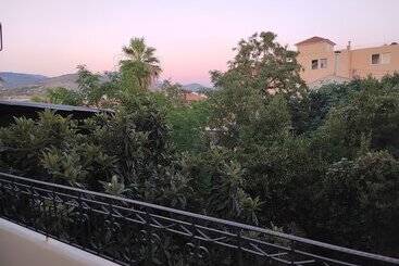 پانسیون Yasemi