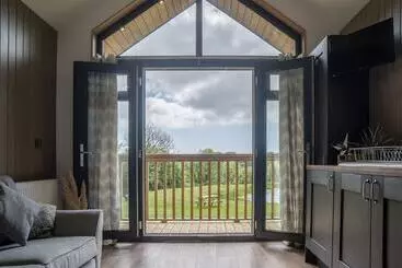 Mökkimajoitus Cabin In The Woods   1 Bed   Kilgetty