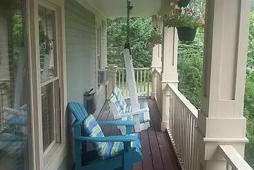 Aamiaismajoitus (B&B) Carriage House Inn Four And A Half Stars