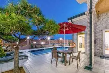 Pension  Taean Ocean Terrace Pool Villa