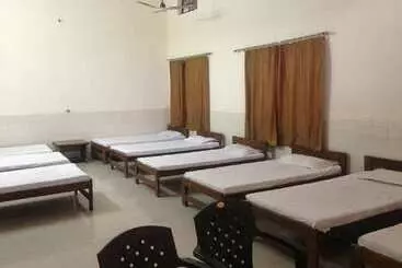 Hotel Goroomgo Tourist Home Rishikesh