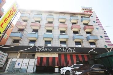 Motel Gunsan Clover