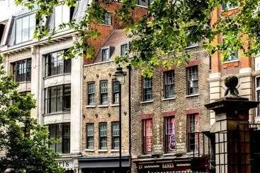 ホテル Chateau Denmark London