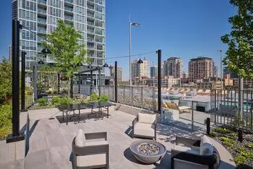 هتل Level Chicago  River North