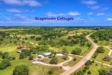 Luxurious & Intimate Cottage In Fred Wine Country!