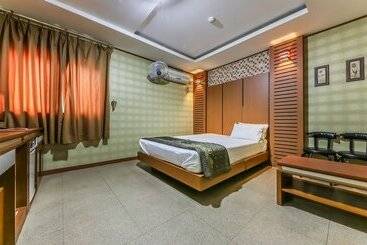 מוטל Daejeon Yucheon Full House