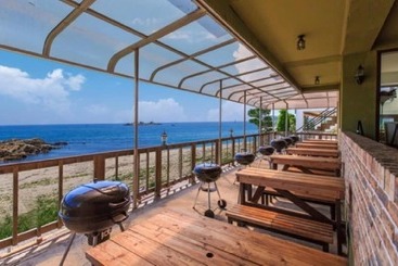 Castles Pebble Beach Pension