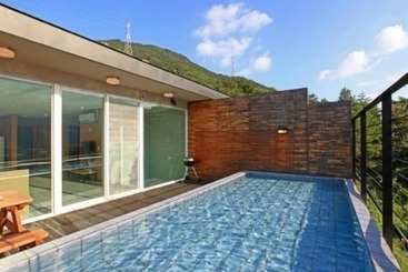 ペンション Sancheong Pool Villa Y