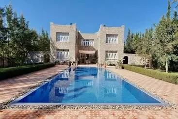 ペンション La Maison Des Ailleurs