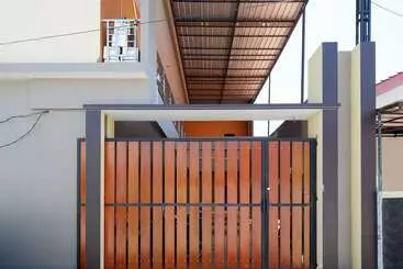 Pensione Reddoorz Syariah Near Stasiun Tegal