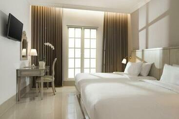 בית מלון כפרי Santika Seminyak