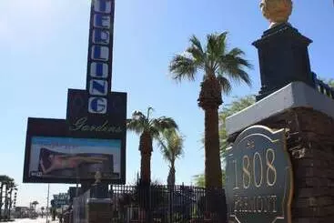 هتل Sterling Gardens