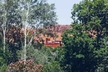 Majatalo Monkey Finger House