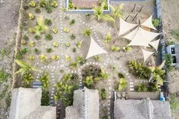 هتل Swell Surf & Lifestyle