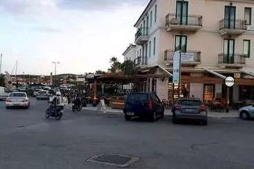 Poseidon Apartments And Villas By The Sea