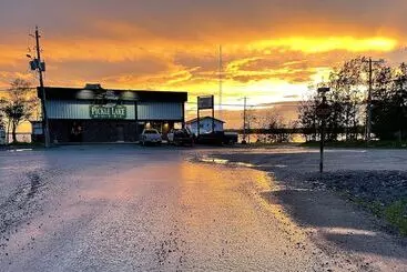 ホテル Pickle Lake