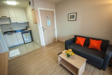 公寓式酒店  Implace Impact At Msociety Condo